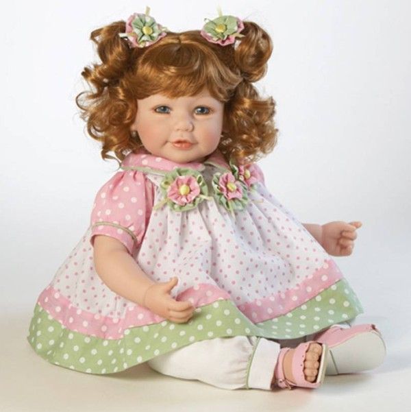 poup?�es , jolies poup?�es